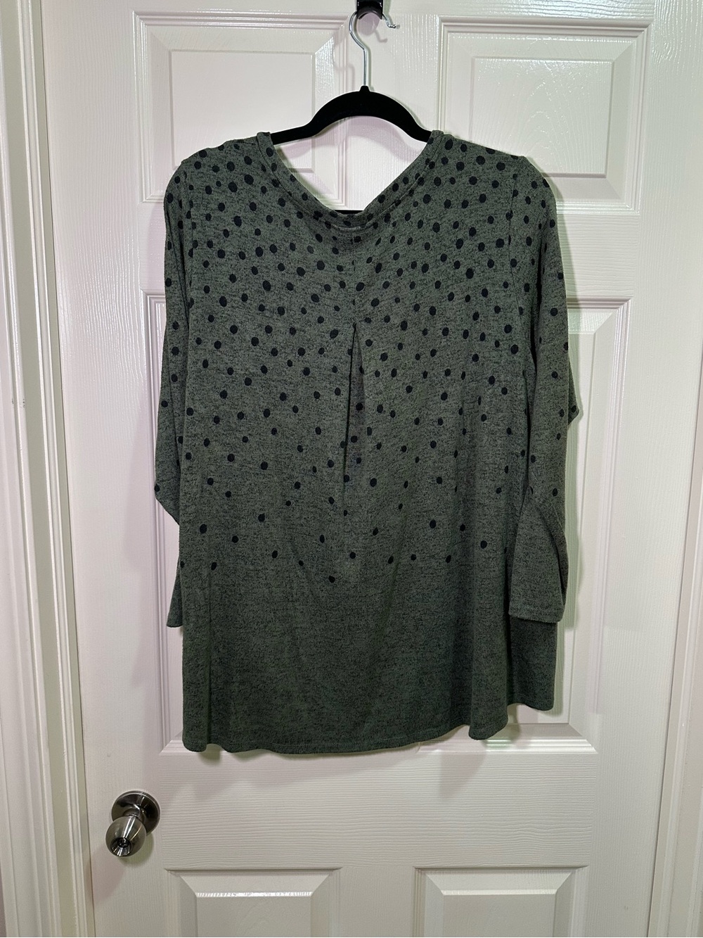 Bobeau V-Neck Long Sleeve Shirt Top Size 1X Green Polka Dot Knit Hi Low - Picture 4 of 4